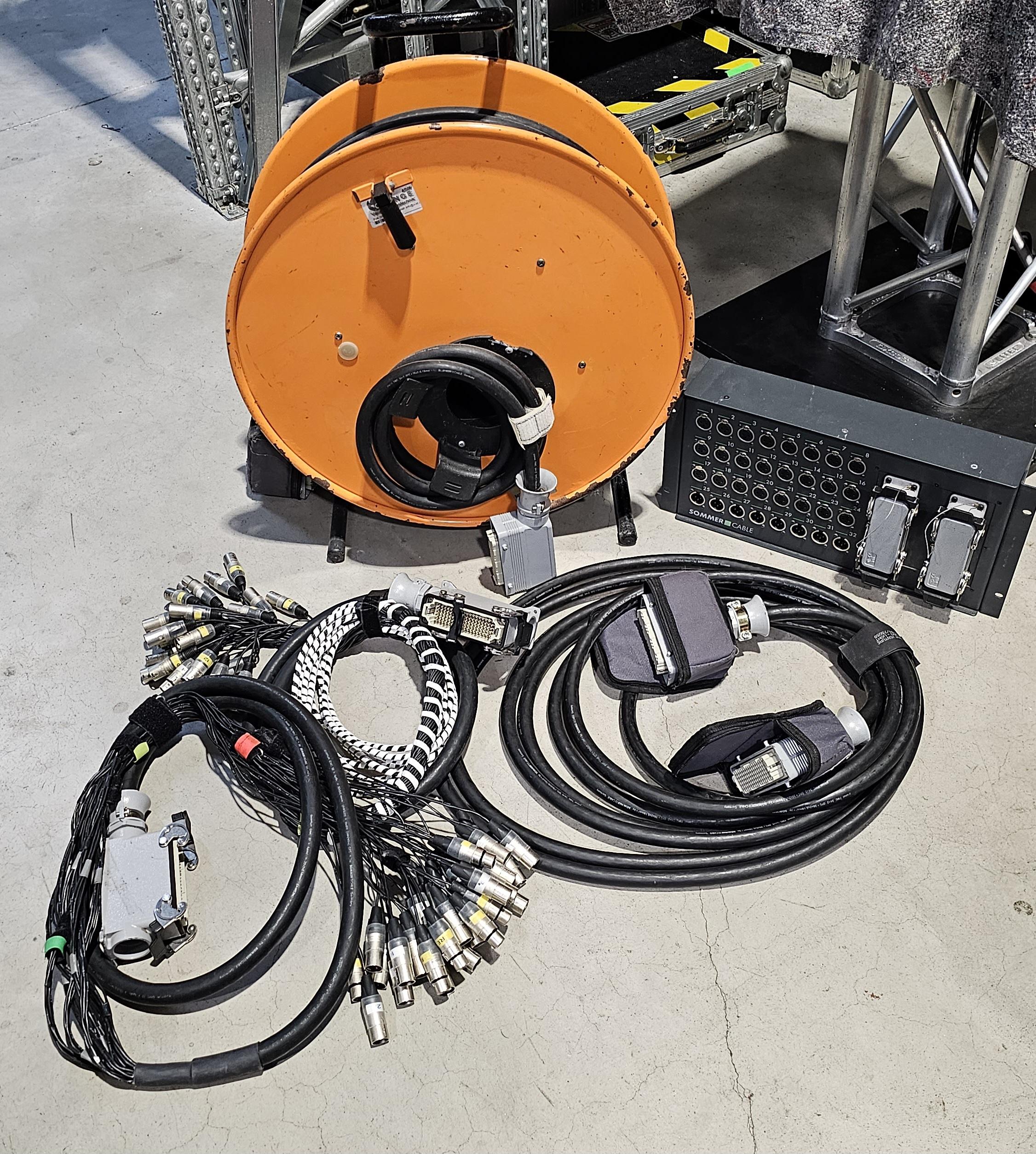 Sommer Cable Analog Multicore | 24 IN | 8 OUT | 50 Meter | Symmetrisch | Analog Splitter Sommer Cable Analog Multicore | 24 IN | 8 OUT | 50 Meter | Symmetrisch | Analog Splitter