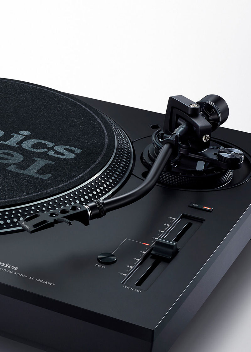 Technics SL-1210MK7 Direktantrieb Plattenspieler