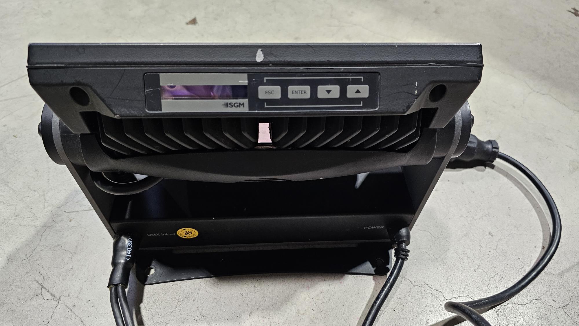 SGM Q2 RGBW LED-Fluter | 4er SET | Inkl. amptown Case SGM Q2 RGBW LED-Fluter | 4er SET | Inkl. amptown Case
